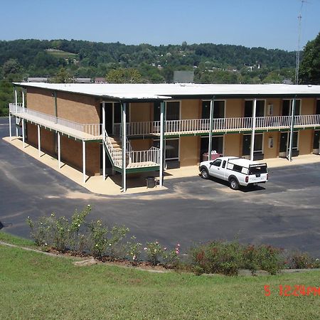 Budget Inn Top Of Ellijay Exterior photo